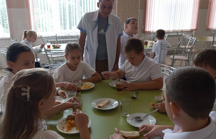 04.09.2025 Продолжается родительский контроль организации горячего питания учащихся